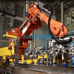 Robot hàn IRB 6700 đã qua sử dụng với bộ vệ sinh súng hàn và robot 6 trục cho ABB