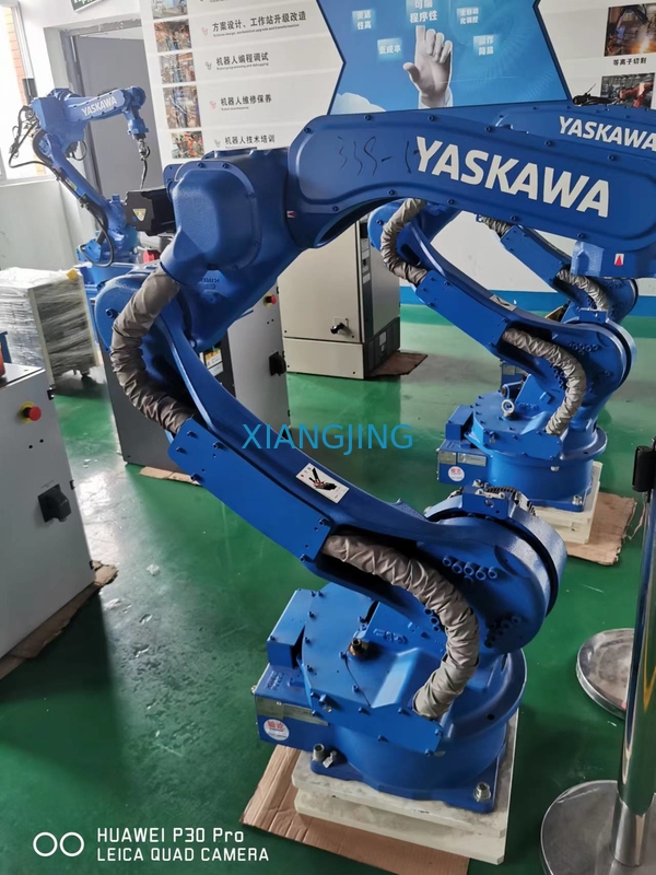 Đã qua sử dụng Robot hàn tự động 6 trục Yaskawa AR1440 và Robot hàn hồ quang nhanh và chính xác với Bộ điều khiển Robot YRC1000