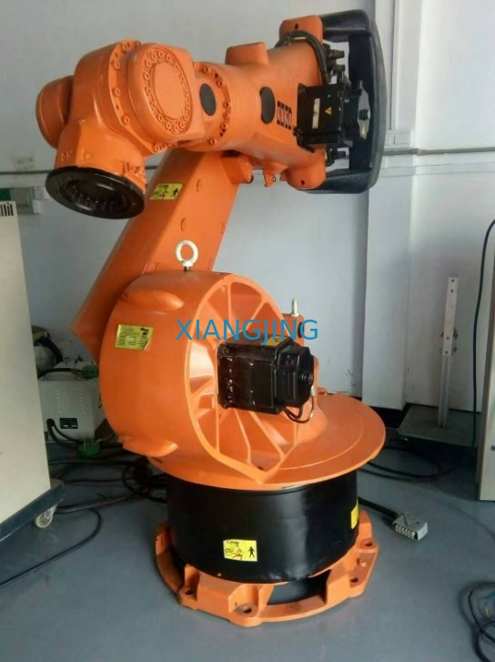 KR 210 R2700 EXTRA Robot Kuka đã qua sử dụng để chọn và đặt Robot đã qua sử dụng